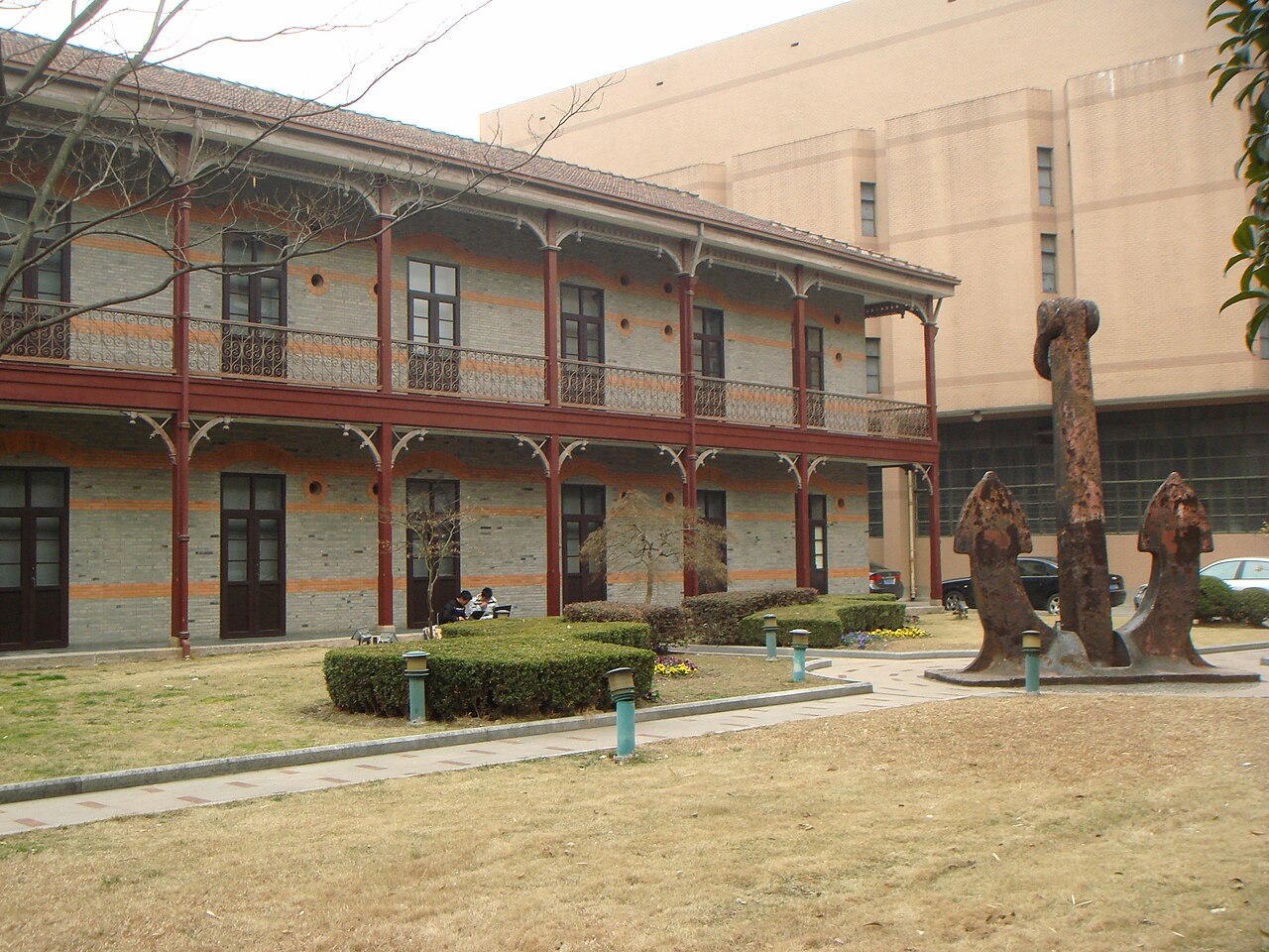 جامعة شنغهاي البحرية