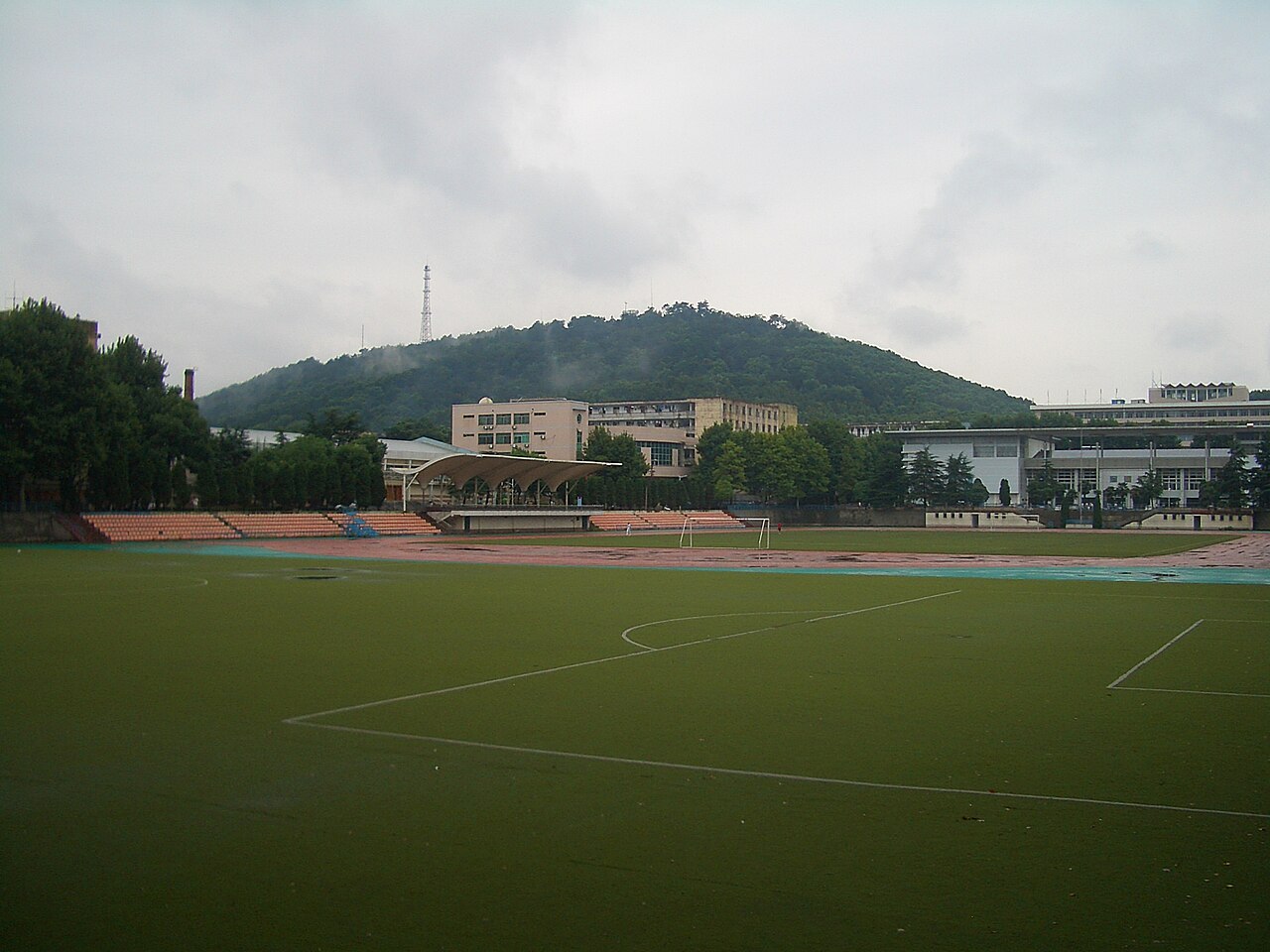 جامعة ووهان للرياضة