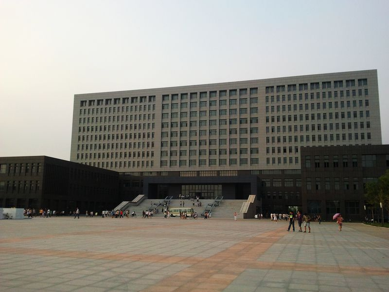 天津城建大学