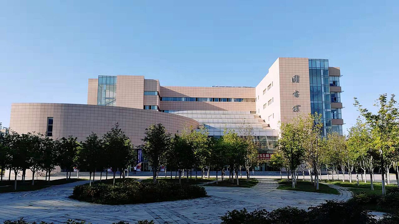 جامعة داليان للغات الأجنبية