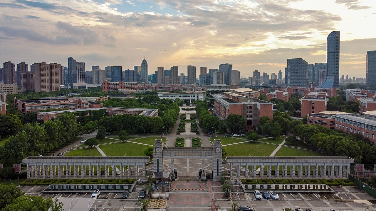 浙江万里学院