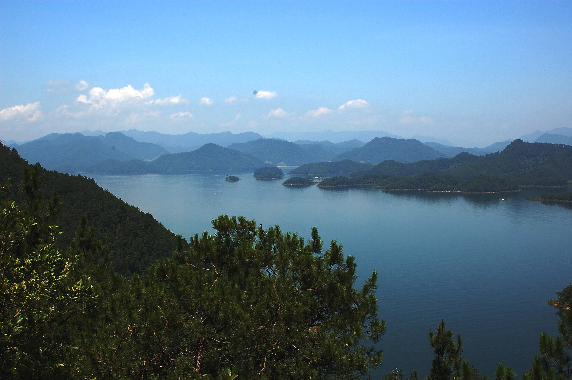 Qiandao Lake (Thousand Island Lake)