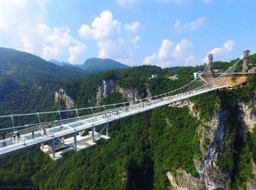 张家界大峡谷玻璃桥