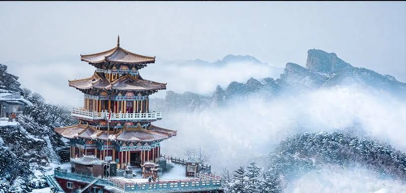 جبل بايون (الغيوم البيضاء)